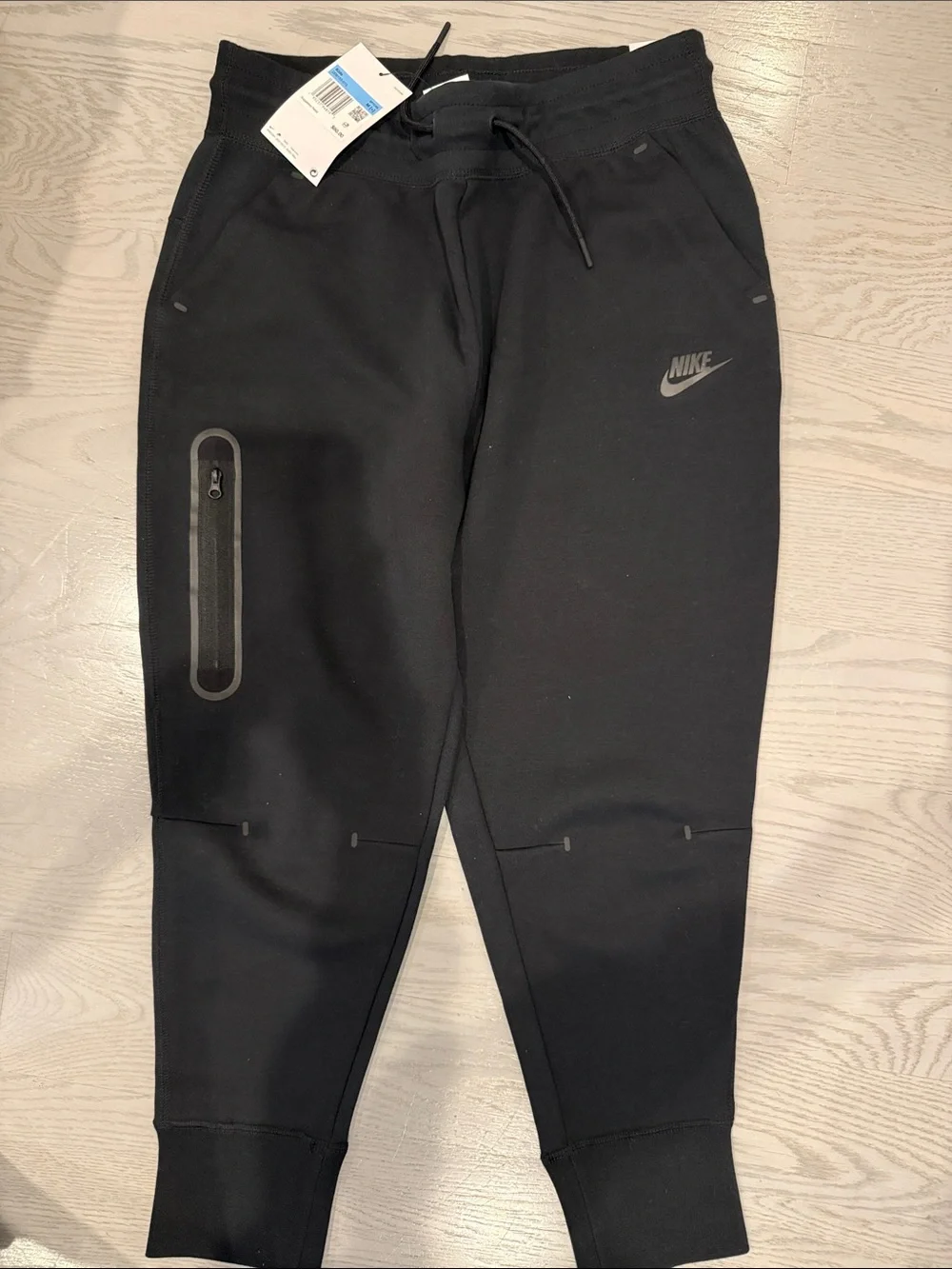 NWT Nike tech Black Joggers boys medium plus